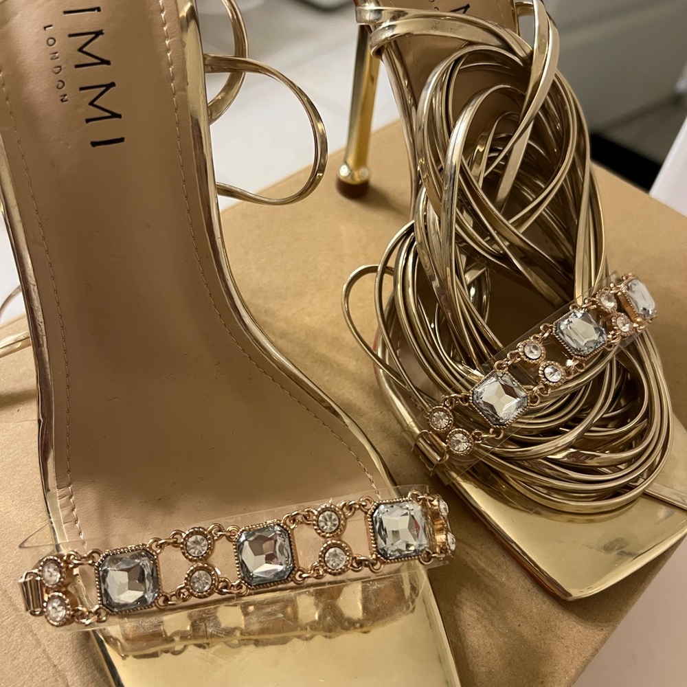 Brand new Simmi heels